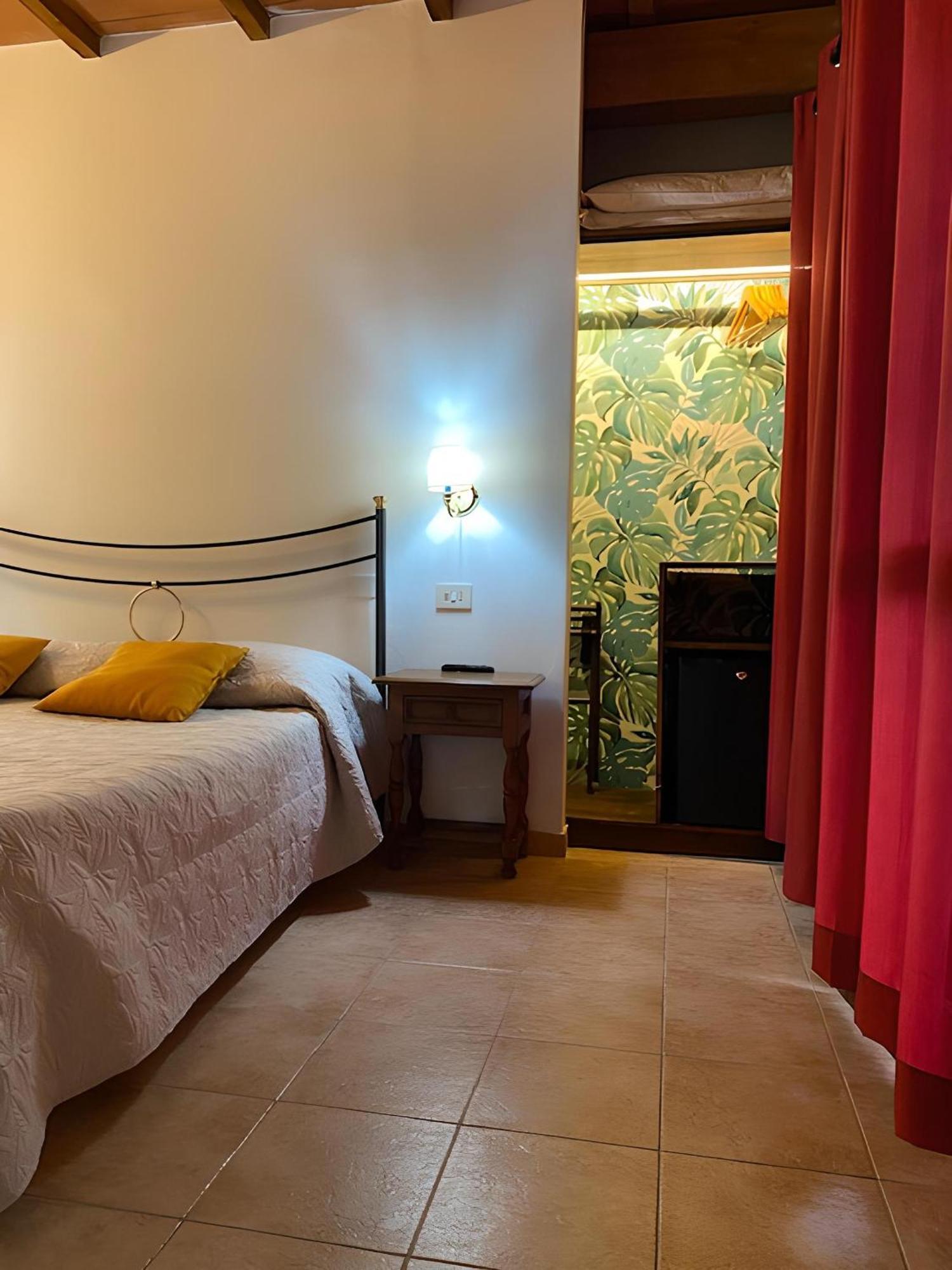קסטליונה דלה פסקאיה Agriturismo La Luciana מראה חיצוני תמונה