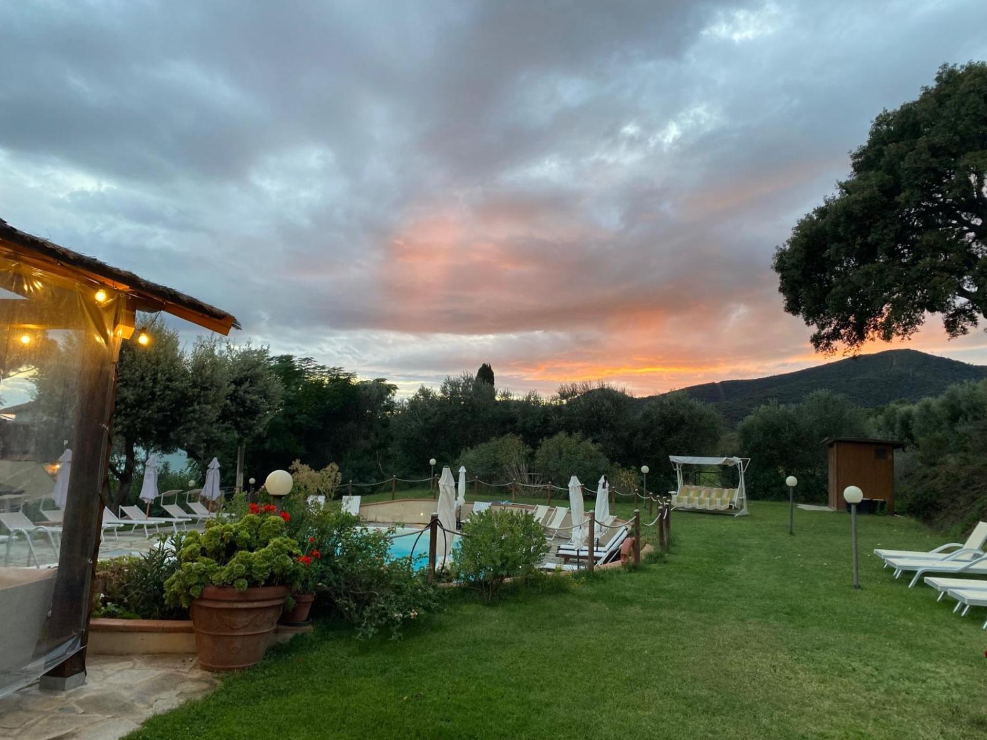 קסטליונה דלה פסקאיה Agriturismo La Luciana מראה חיצוני תמונה